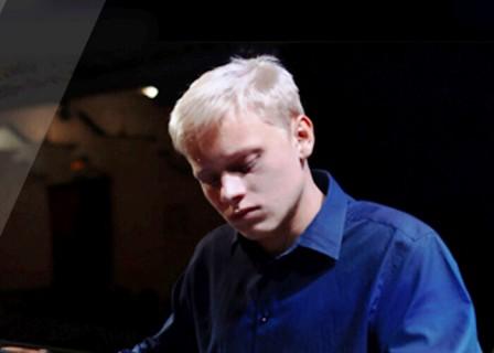 Aleksandr Malofeev il pianista russo 5.jpg
