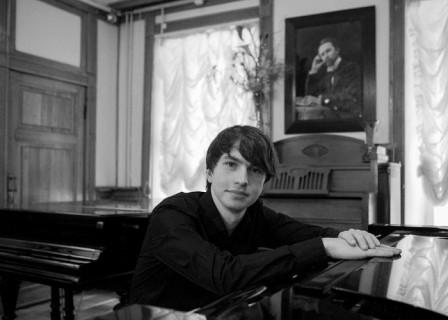 Aleksej Melnikov pianista russo.jpg