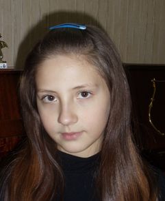 ANNA SAKHANSKAJA giovane pianista russa.jpg