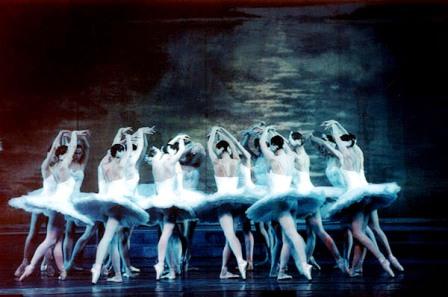 Balletto Il Lago dei Cigni.jpg