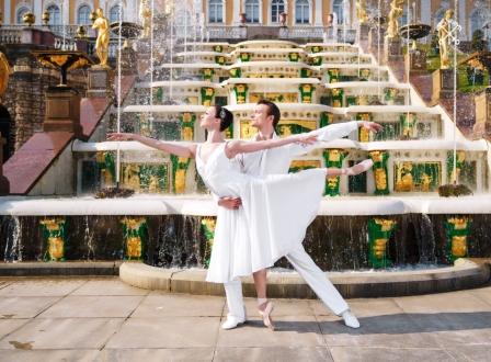 Gli Spettacoli cerimoniali di Peterhof 1.jpg