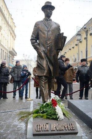 Il Monumento a Prokofiev a Mosca 1.jpg