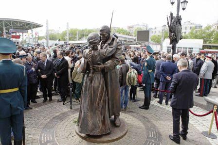 Il Monumento L’ADDIO DELLA SLAVA a Mosca 1 .jpg