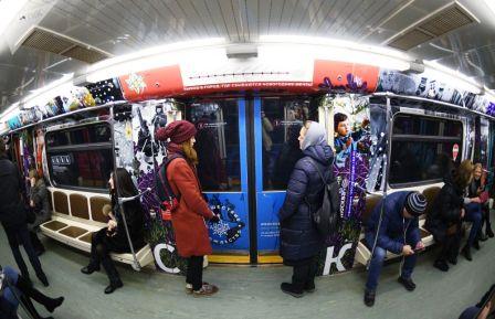 Il treno speciale dedicato al Natale a Mosca 2.jpg