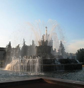 La fontana Il Fiore di Pietra 2.jpg