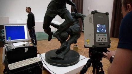 La scultura di Iosif Ciajkov I Calciatori 5.jpg