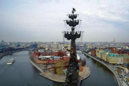 Monumento a Pietro il Grande a Mosca 4.jpg