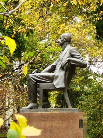 Monumento a Rachmaninov 2.jpg