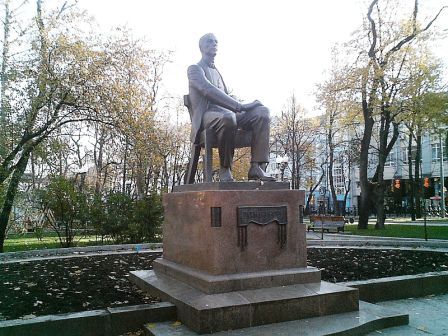 Monumento a Rachmaninov 3.jpg
