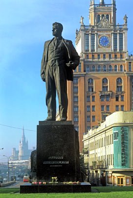 Monumento a Vladimir Majakovskij a Mosca .jpg