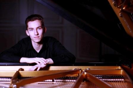 Valentin Malinin il pianista russo.jpg