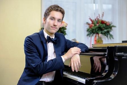 Valentin Malinin pianista russo 3.jpg