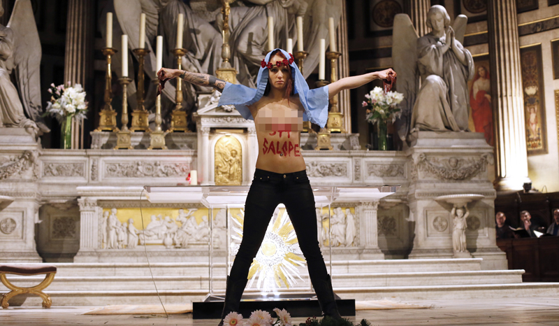 BANDIRE FEMEN.jpg