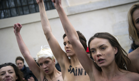 BANDIRE FEMEN 2.jpg