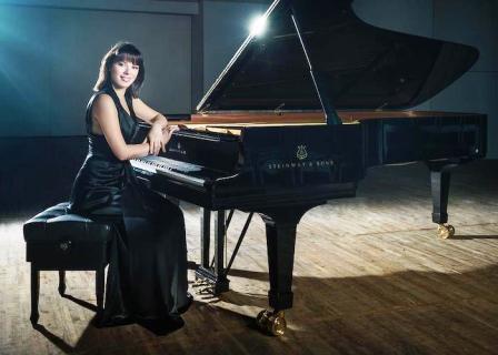 Ekaterina Mecetina una pianista russa.jpg