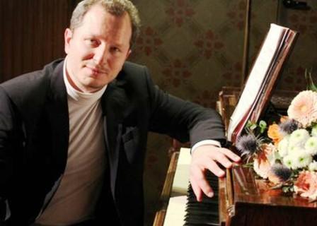 Jurij Martynov il pianista russo.jpg
