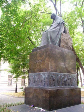 Monumento a Gogol 2.JPG