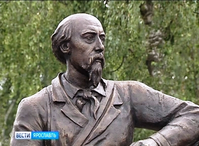 MONUMENTO A NIKOLAJ NEKRASSOV 1.jpg